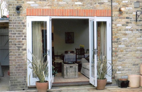 Chiswick Apartment | Chiswick, London,W4, 2 Bedroom Garden Flat.
