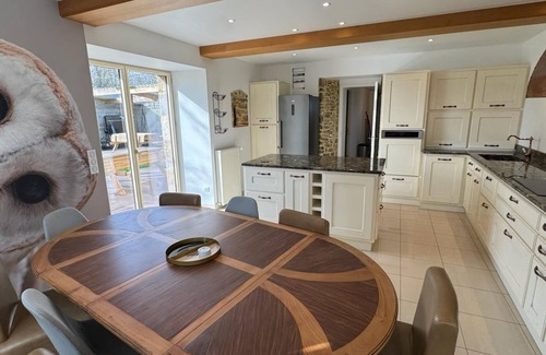 Quibou Cottage | Chouette and Hibou 30pers 2 Cottage : jacuzzi