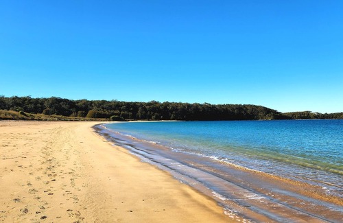 South Coast Villa | Chris's Shack at Maloneys Beach is the perfect getaway for your family.