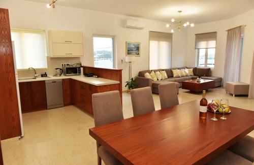Plaka Apartment | Christianna Luxury Apartment 2