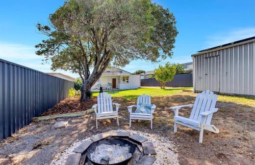 Christies Beach House | Christies Grove - Seaside Bliss near McLaren Vale