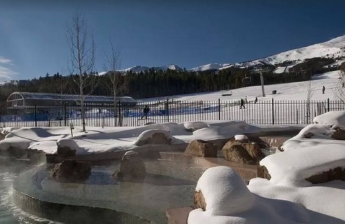 Breckenridge Apartment | Christmas at Grand Lodge on Peak 7- 2BR- 2B Dec 21 -28,2024
