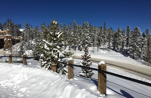 Breckenridge Apartment | Christmas at Grand Lodge on Peak 7- 2BR- 2B Dec 21 -28,2024