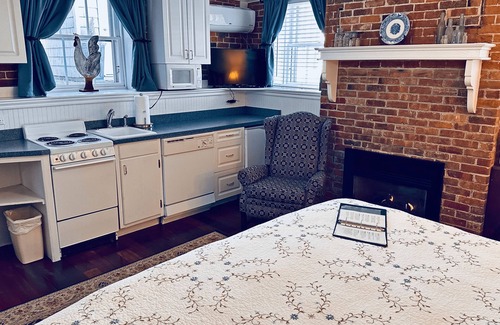 Smith Hill Bed & Breakfast | Christopher Dodge House