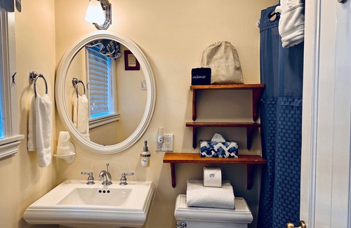 Smith Hill Bed & Breakfast | Christopher Dodge House