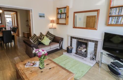 Bangor House | Chwech