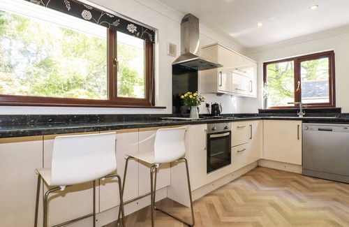 Redruth Cottage | CHYROSEN, family friendly, with open fire in St Day