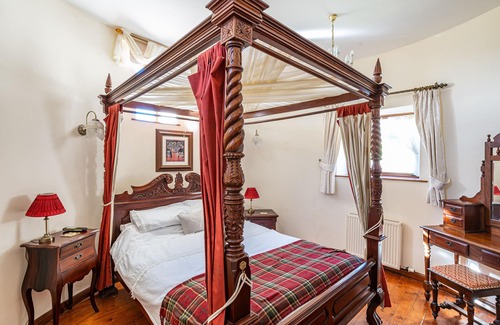 Kirkcudbright Cottage | Cider Tower - a cottage that sleeps 2 guests in 1 bedroom