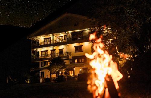 Geyzing Hotel | Cilantro Unwind Delisso Abode ,Pelling