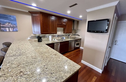 Covington Condo | Cincinnati/Covington Best River View