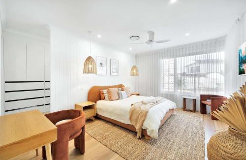 Innes Park House | Cinema Pool Pets 4b2b Bargara Headlands