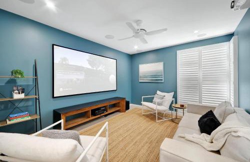Innes Park House | Cinema Pool Pets 4b2b Bargara Headlands