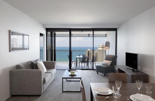 Surfers Paradise Apartment | Circle on Cavill Ocean View