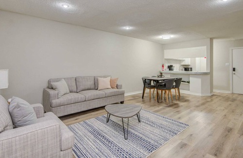 Willow Meadows/Willowbend Area Apartment | Citadel 5 NEW Summary