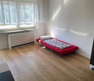 Goeppingen Apartment | City Apartment Göppingen - Neu Renoviert & Voll Ausgestattet, Moderne Wohnung mit Küche & Balkon