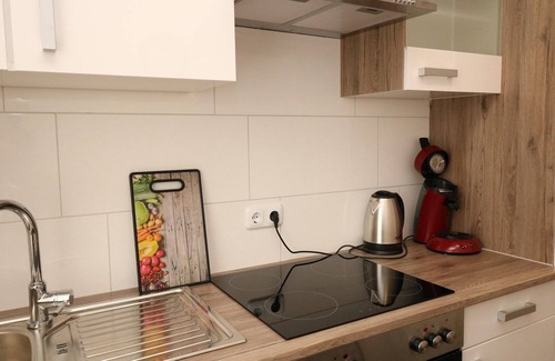 Frohnhausen Apartment | City Apartment with Balcony