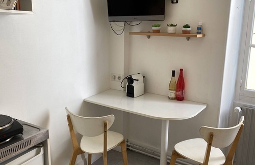 Aix-les-Bains City Center Apartment | City center studio 3 min to the therme