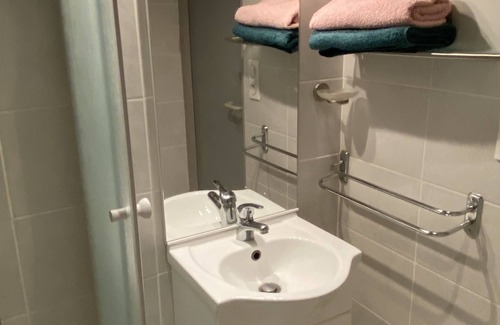 Aix-les-Bains City Center Apartment | City center studio 3 min to the therme
