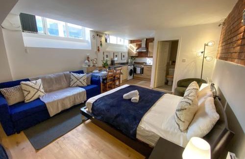 Manchester City Centre Apartment | City Centre Beautiful & Cosy Studio Apartment