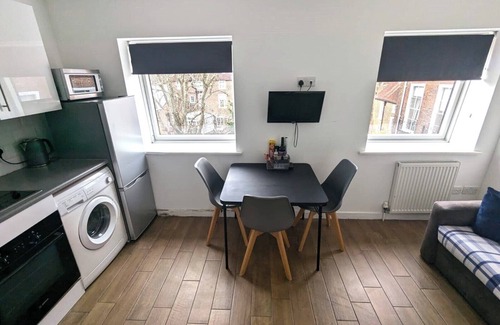 Chichester Apartment | City Centre Chichester Apartment, Peaceful Chichester Retreat, Sleeps 2