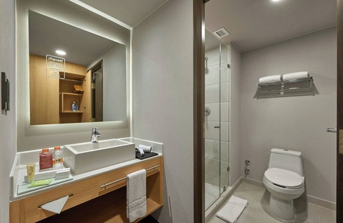 Benito Juarez Hotel | City Express Plus by Marriott Cancún Aeropuerto Riviera