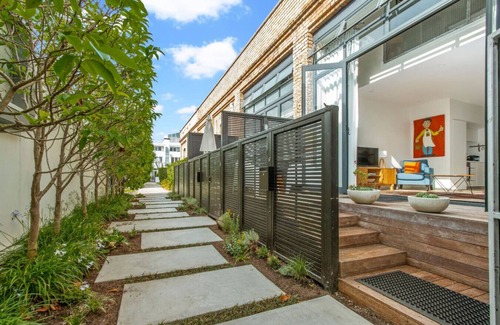 Auckland Central Business District House | City Fringe Converted Industrial Townhouse