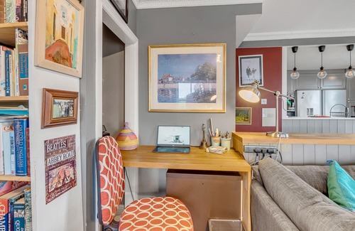 Norwich Apartment | City Heights View with Rooftop Garden & Views