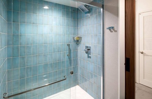 Fox Hills House | City Lights Hideaway! 2 Relaxing Units, Minutes to Venice Beach Boardwalk!