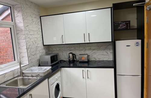 Edgbaston Apartment | City Road Birmingham Apartment from Oofy - Apt 4
