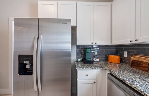 Downtown House | City Vibes Modern Hideaway Near Downtown Raleigh