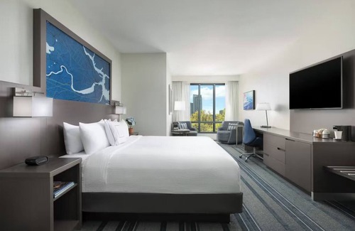 Cambridgeport Hotel | City View King Room at Courtyard Boston Cambridge - Minutes to Downtown Boston