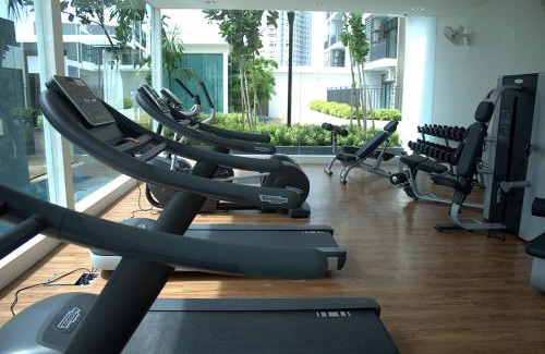 Central District Apartment | Citywoods Apartment Next to Thistle hotel,Hospital Sultanah Aminah,Ciq custom3km by YHA