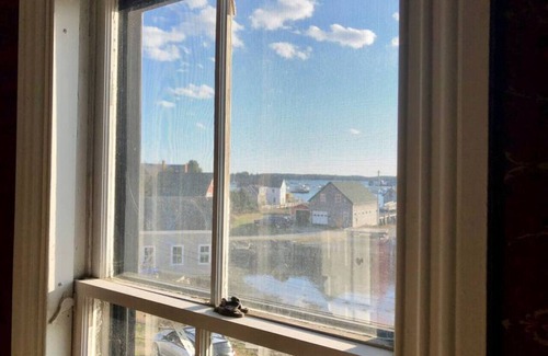 Vinalhaven House | Clam Shell Cottage on the Harbor