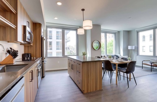 Clarendon Apartment | Clarendon Apt Near Restaurants & Metro