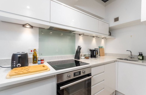 Leamington Spa Apartment | Clarendon Place - Stunning 1BD in Leamington Spa