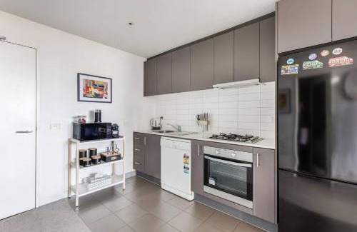 Southbank Apartment | Clarendon Rise - Easy City Living near Crown and Yarra