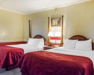 Strasburg Hotel | Clarion Inn Strasburg - Lancaster