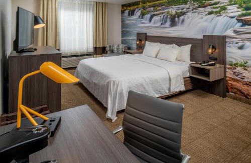 Beckley Hotel | Clarion Pointe Beckley