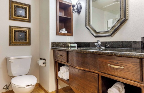 Sulphur Springs Hotel | Clarion Pointe Sulphur Springs