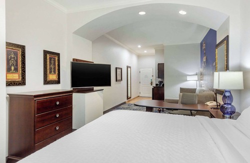 Sulphur Springs Hotel | Clarion Pointe Sulphur Springs