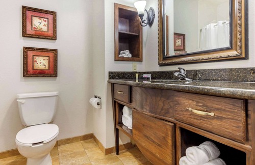 Sulphur Springs Hotel | Clarion Pointe Sulphur Springs