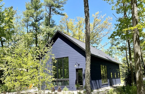 Glen Arbor Ski Chalet | Clarity House in Downtown GA, with Hot Tub, and No Cleaning Fee