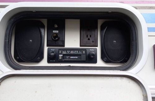 Alton House | Class A RV, 30', Gas Engine, HVAC, Generator, Fridg and Stove, Coffee Maker.