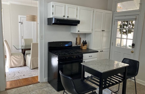 Leonidas House | Classic 2bd/1ba Carrollton Cottage near Streetcar line & River