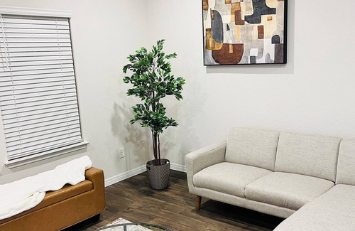 Manor House | Classic Austin Crib