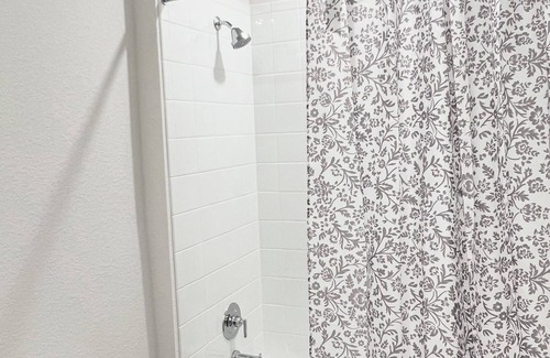 Manor House | Classic Austin Crib