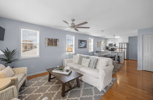 Wrightsville Beach Condo | Classic Beach Cottage on Oceanside of Wrightsville Beach-Upper Unit