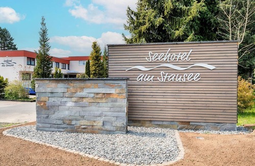 Gerolstein House | Classic double room shower/WC - Seehotel am Stausee