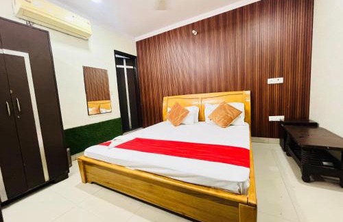 Old Rajinder Nagar Hotel | Classic Harmony Inn - 2 Min Walk From Hazrat Nizamuddin