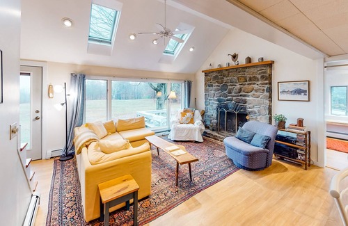 Jacksonville House | Classic home on 300 acres w/ incredible views, firepit & fireplace - 2 dogs OK!